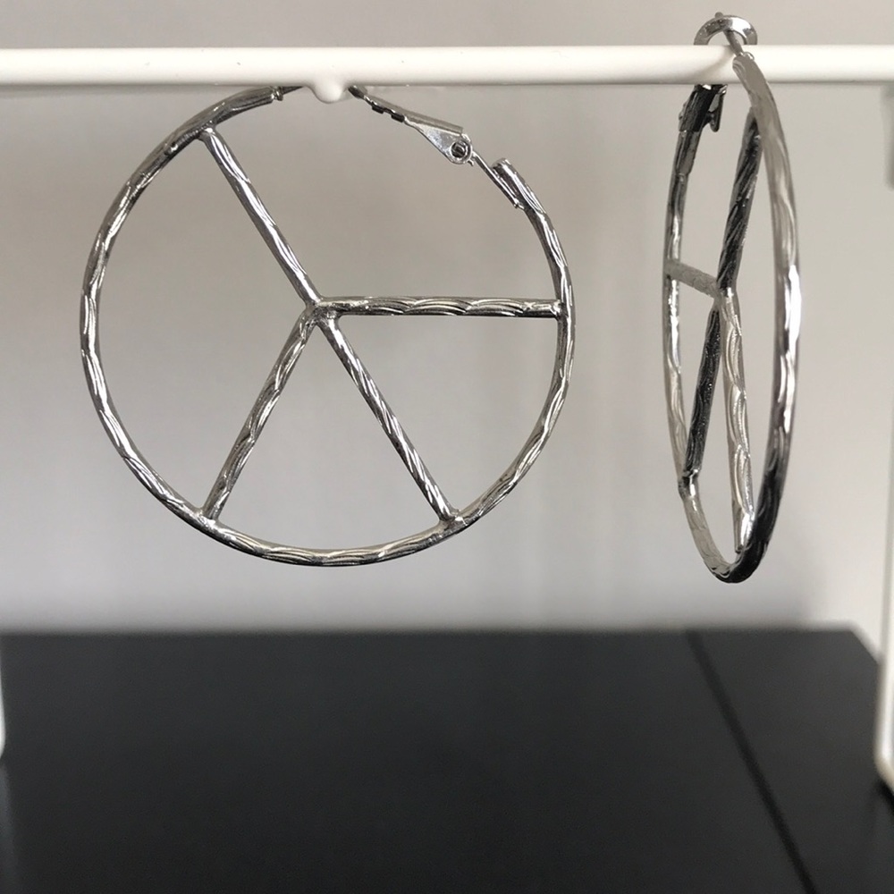 Groovy hoops